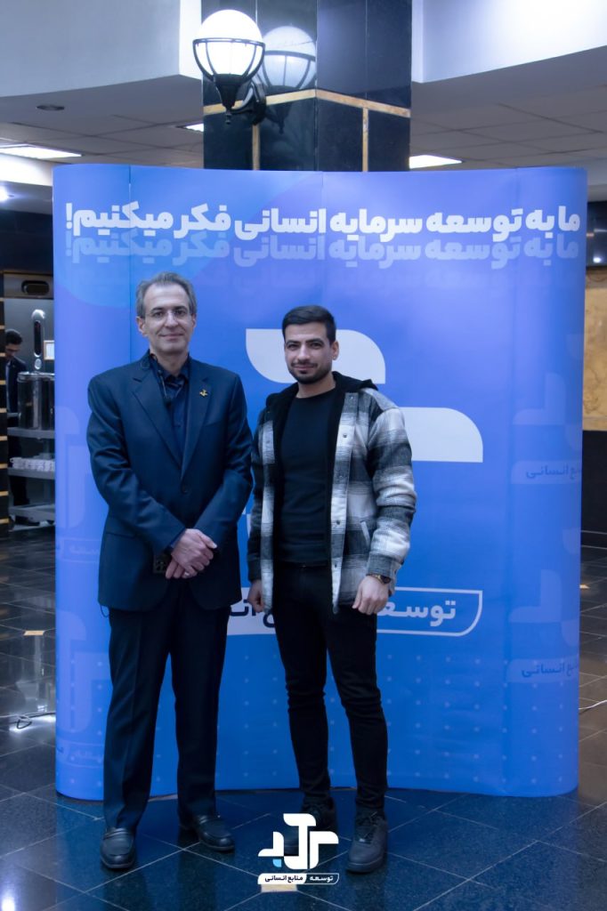 photo_5915573579540448708_y