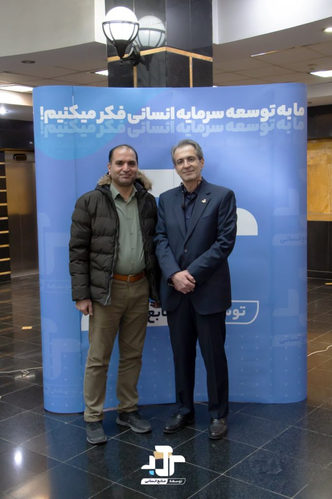 photo_5915573579540448711_y