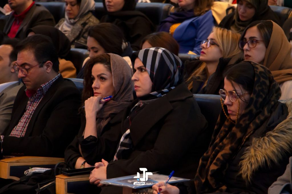 photo_5915573579540448716_y