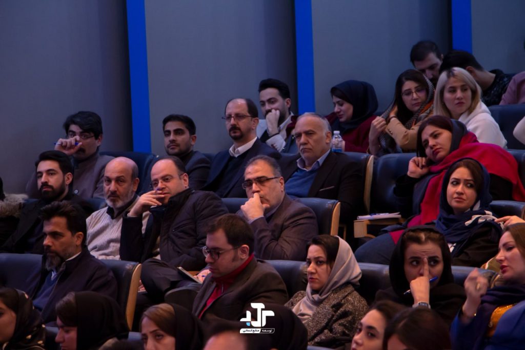 photo_5915573579540448717_y