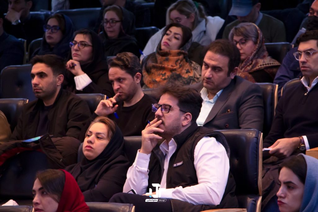 photo_5915573579540448718_y