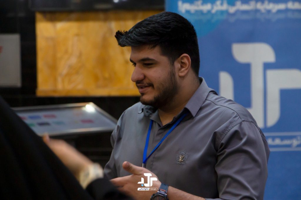 photo_5917915638091860312_y