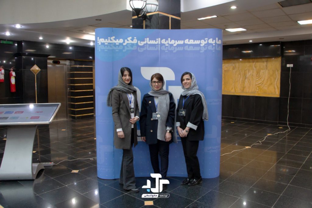 photo_5917915638091860320_y