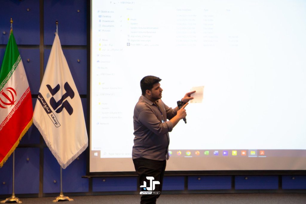 photo_5917915638091860330_y