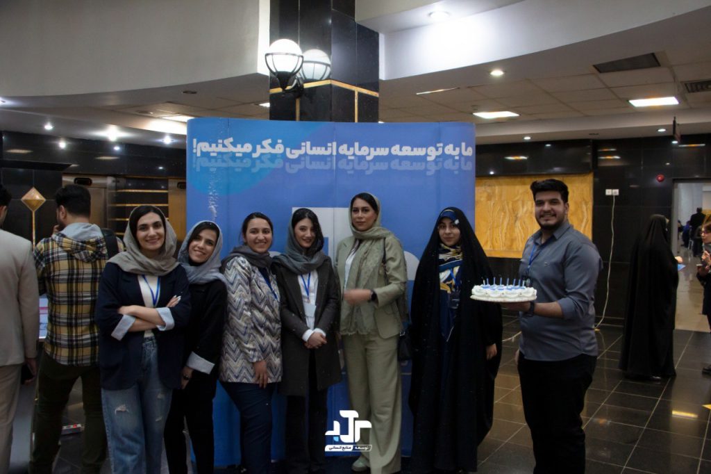 photo_5917915638091860331_y